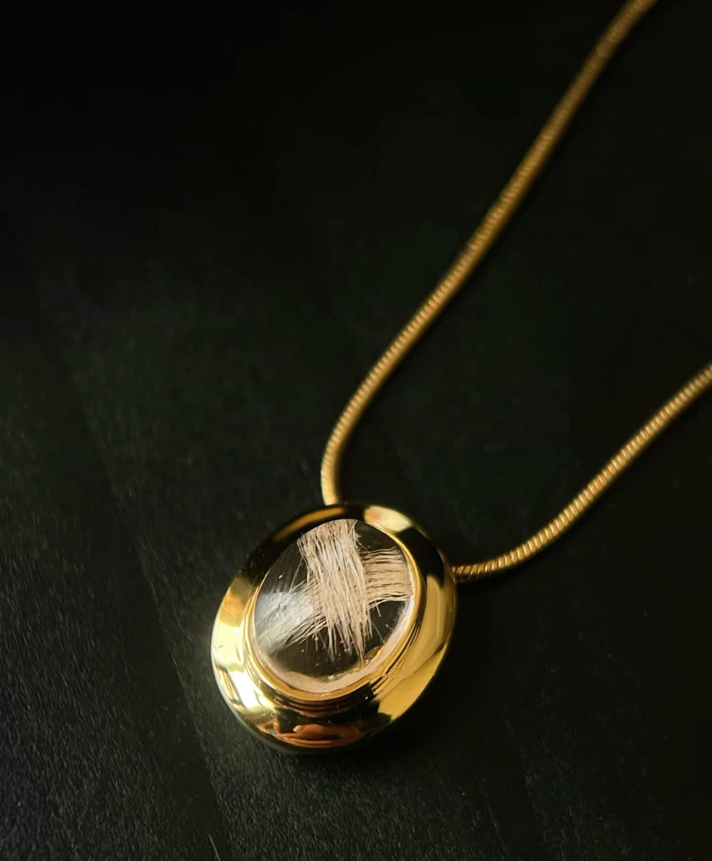 Pet Hair Oval Amber Necklace – Personalized Minimalist Keepsake Jewelry